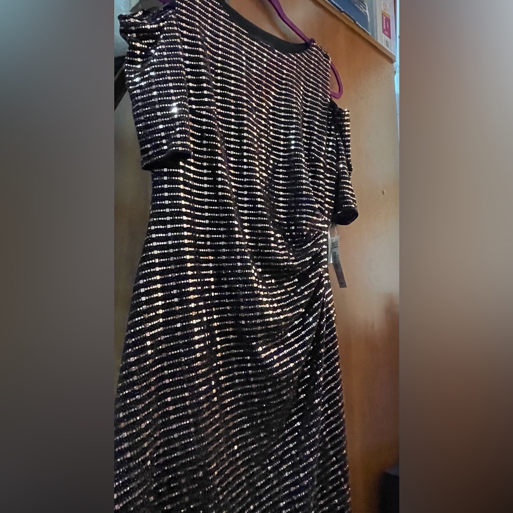 Black & Gold Shimmering Cold Shoulder Party Dress